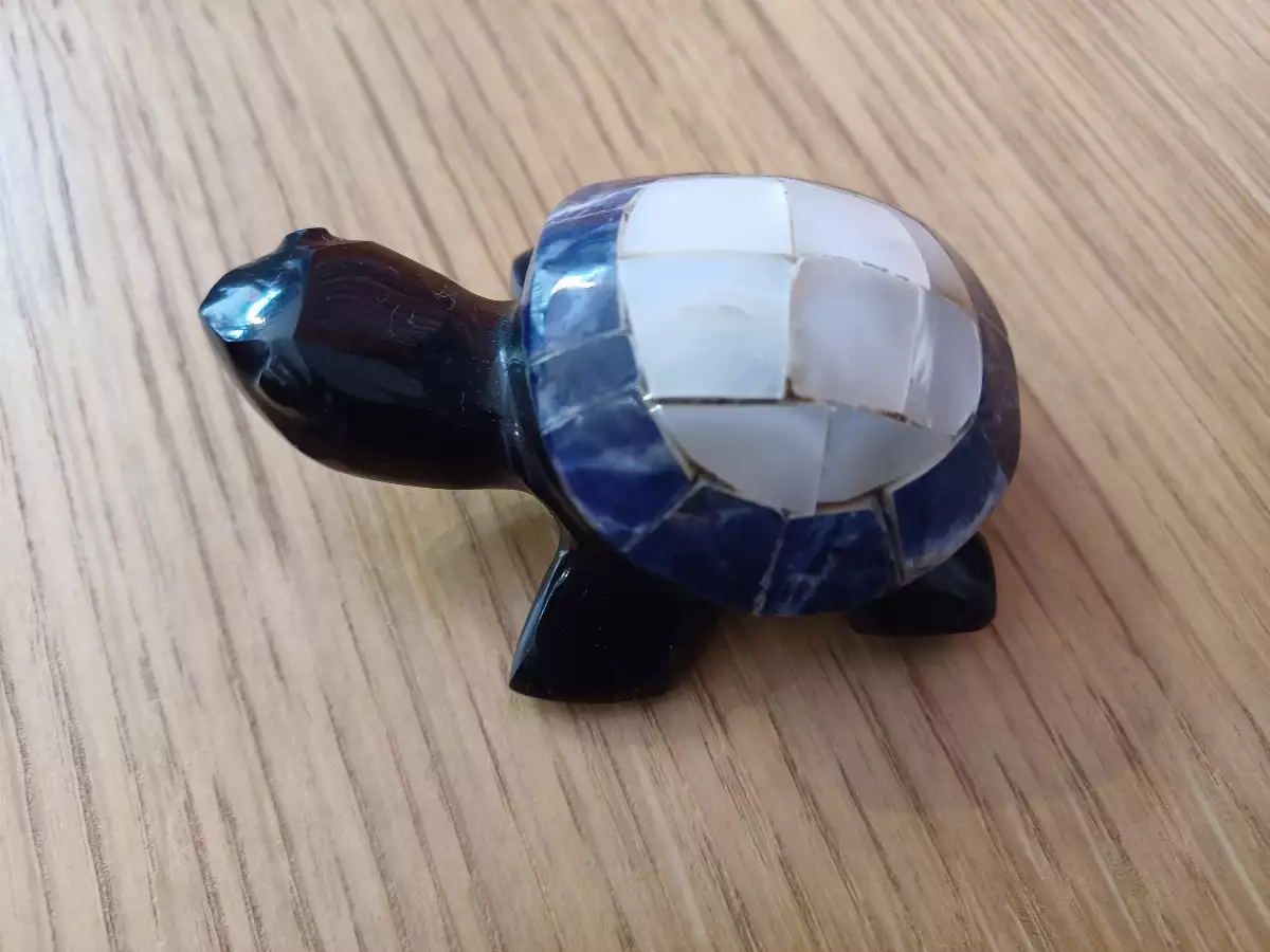 Tortue en obsidienne